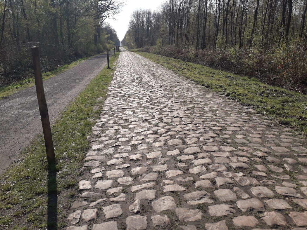 Závod Paříž-Rubaix chystá cyklistům pořádnou prověrku.