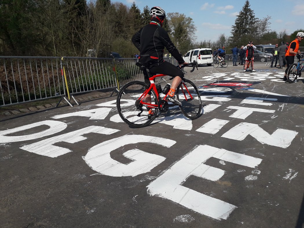 Závod Paříž-Rubaix chystá cyklistům pořádnou prověrku.