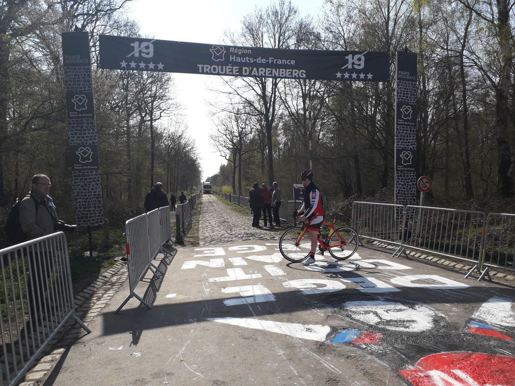 Závod Paříž-Rubaix chystá cyklistům pořádnou prověrku.