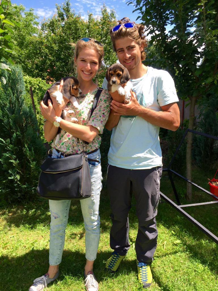 Peter Sagan si s přítelkyní Katarínou pořídil štěňátko