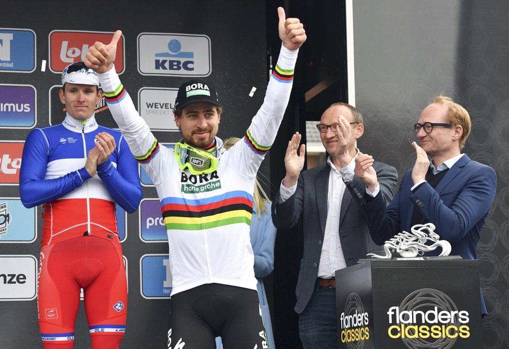 Peter Sagan se raduje z dalšího velkého úspěchu