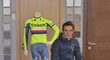 Roman Kreuziger dává do aukce svých 12 mistrovských dresů, pomůže tím mladým cyklistům