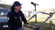 Adrie van der Poel, otec cyklistického fenoménu je sám mistrem světa, dnes pracuje u týmu jako mechanik a řidič