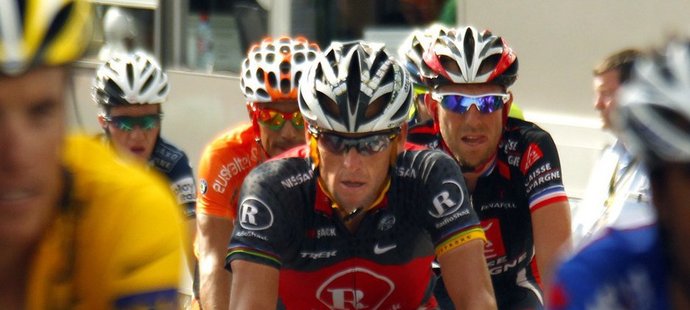 Lance Armstrong si kvůli nařčení z dopingu najal právníká