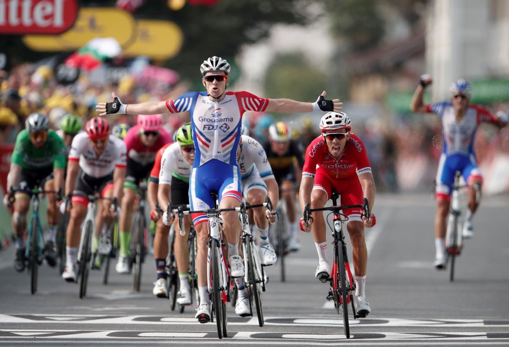 Finiš 18. etapy Tour, ve kterém zvítězil Francouz Arnaud Demare