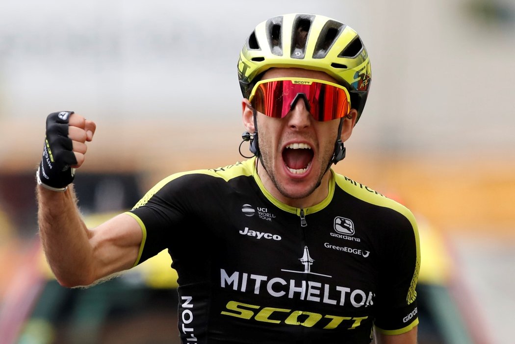 Britský cyklista Simon Yates vyhrál ve spurtu uprchlíků první pyrenejskou etapu letošní Tour de France