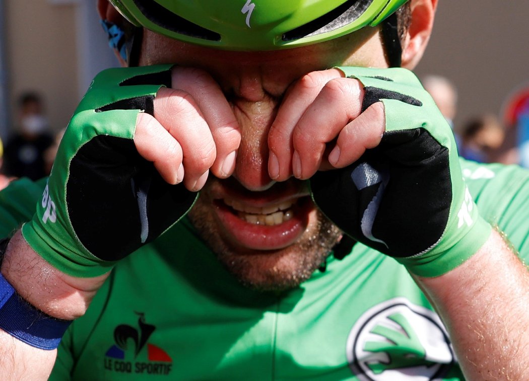 Dojatý Mark Cavendish se po výhře 13. etapy Tour de France neubránil slzám