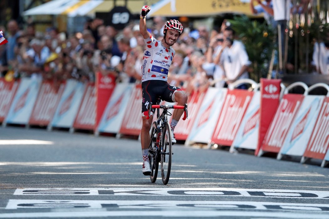 Julian Alaphilippe prožívá životní Tour de France, vede průběžné pořadí nejlepších vrchařů a v úterý přidal i druhé etapové vítězství