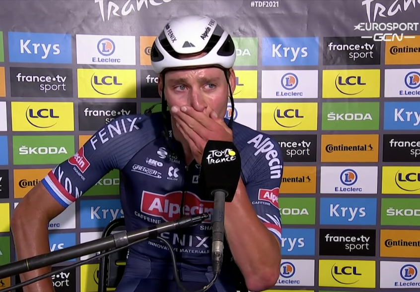 Mathieu van der Poel se po triumfu ve druhé etapě Tour neubránil slzám