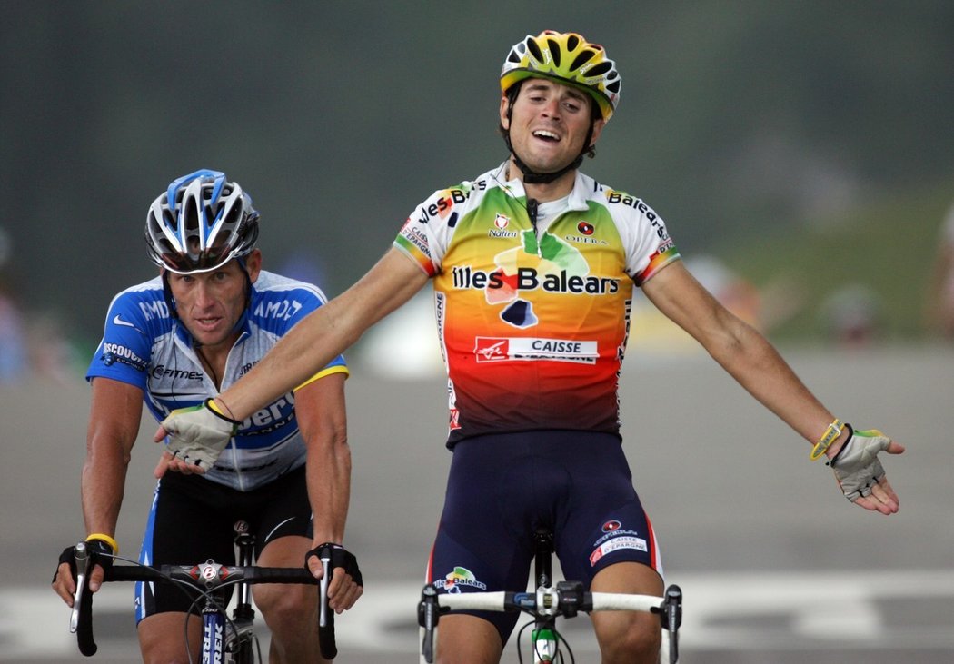 Při svém prvním vystoupení na Tour de France Alejandro Valverde v roce 2005 vyhrál horskou etapu, když ve finiši udolal i Lance Armstronga