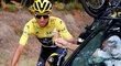 Egan Arley Bernal dodržuje tradici poslední etapy Tour de France a chystá se napít šampaňského