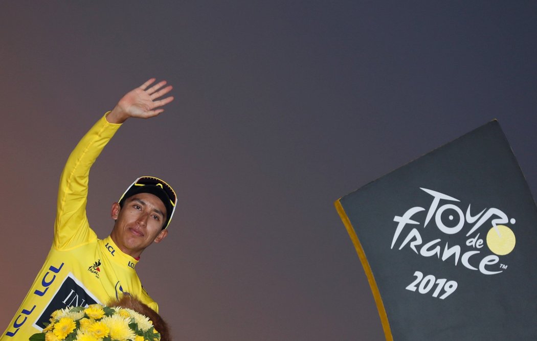 Egan Bernal se stal historicky prvním kolumbijským vítězem Tour de France