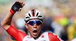 Australan Caleb Ewan se raduje z vítězství v 16. etapě Tour de France