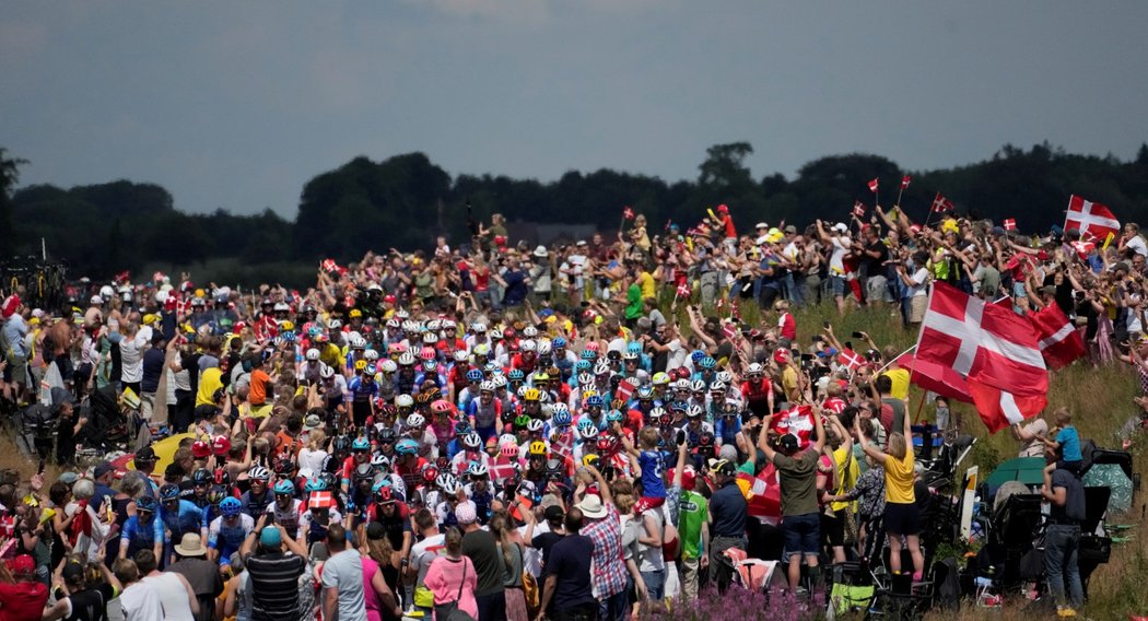 Na úvodní tři etapy Tour de France zavítaly v Dánsku k tratím statisíce fanoušků