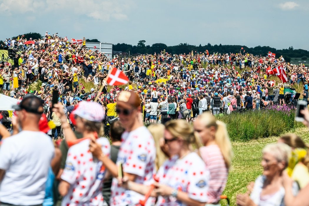 Na úvodní tři etapy Tour de France zavítaly v Dánsku k tratím statisíce fanoušků