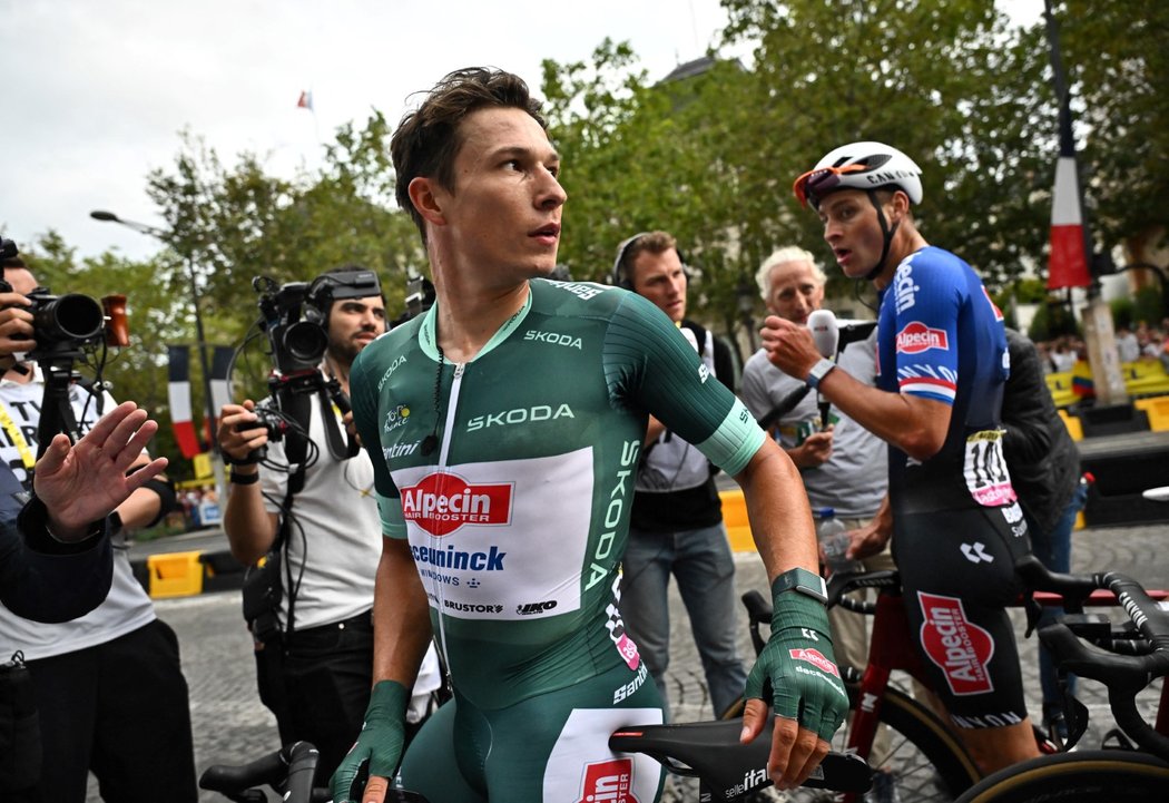 Zelený dres pro nejlepšího sprintera Tour de France patřil s přehledem Jasperu Philipsenovi