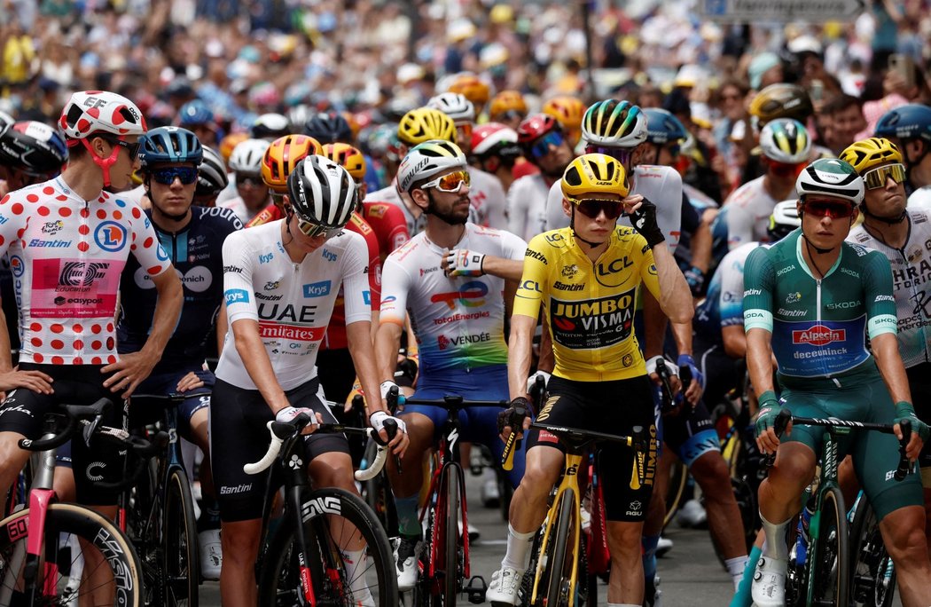 Cyklisté se chystají na 12. etap Tour de France