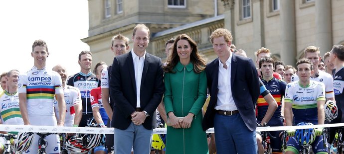 Princové William a Harry s vévodkyní Kate před startem Tour de France