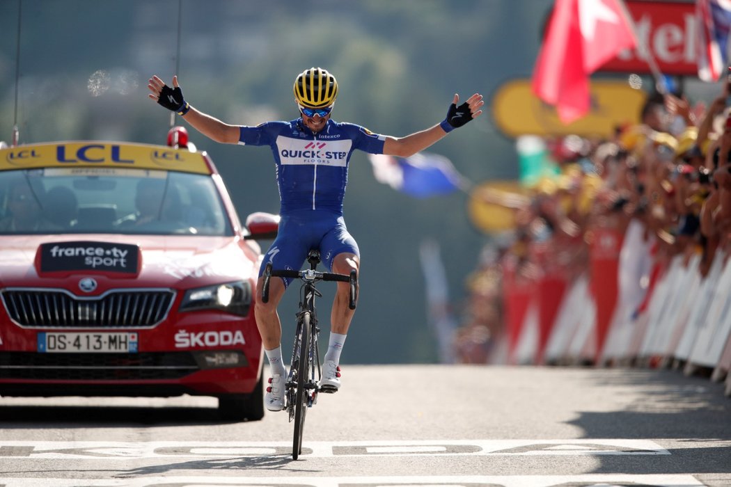 Domácí závodník Julian Alaphilippe ovládl náročnou horskou etapu z Annecy do Le Grand-Bornand