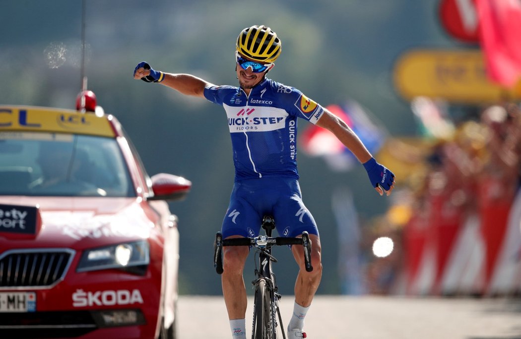 Na Le Grand-Bornand jako první dorazil domácí závodník Julian Alaphilippe