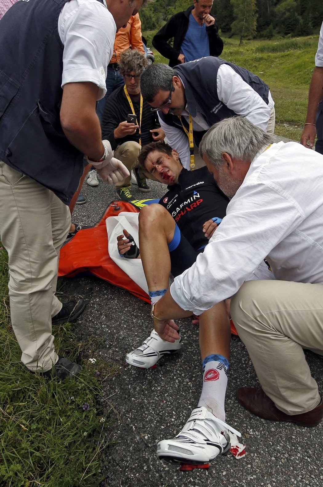 Novozélandský cyklista utrpěl během 19. etapy Tour jedno z nejhorších zranění na letošní Tour