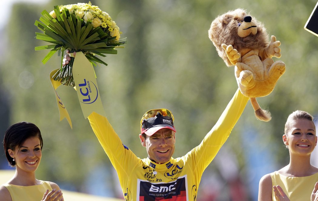 Cadel Evans slaví vítězství v Tour de France
