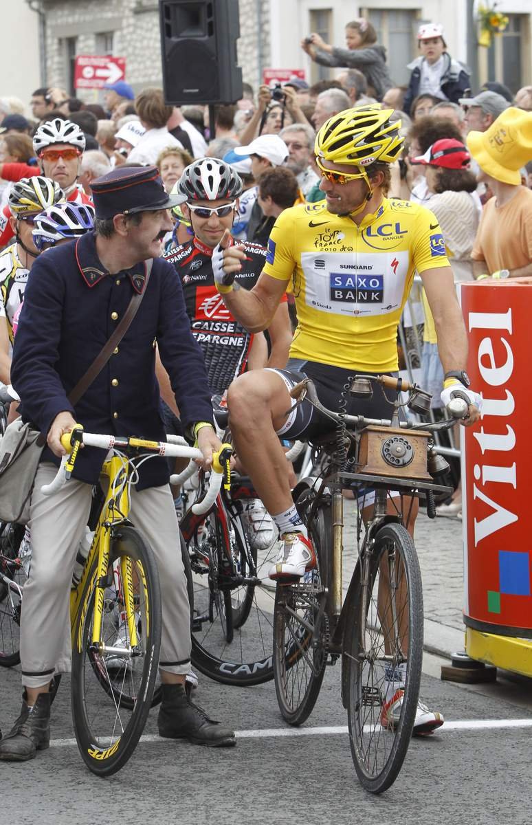 Lídr průběžného pořadí Fabian Cancellara se před startem 6. etapy posadil na &#34;pošťácké&#34; kolo
