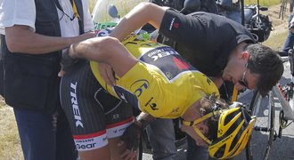 Lídr Tour skončil. Cancellara si při pádu ve 3. etapě zlomil dva obratle