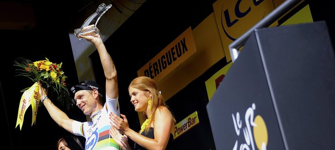 Tony Martin, německý jezdec týmu Omega Pharma Quick Step, vyhrál sobotní časovku na Tour de France, která byla dvacátou etapou slavného závodu.