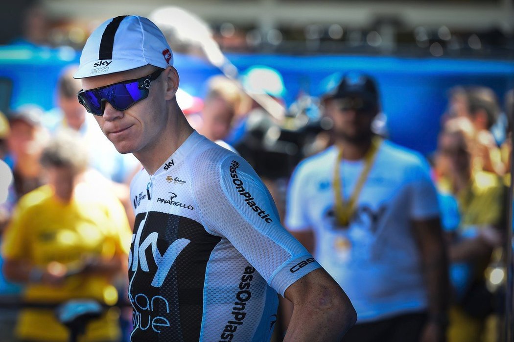 Chris Froome má na Tour de France těžkou pozici.