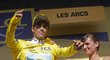 Alberto Contador se po 16. etapě Tour de France opět obléká do žlutého trikotu
