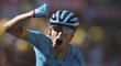 Dánský cyklista Cort Nielsen se raduje z triumfu v 15. etapě Tour de France