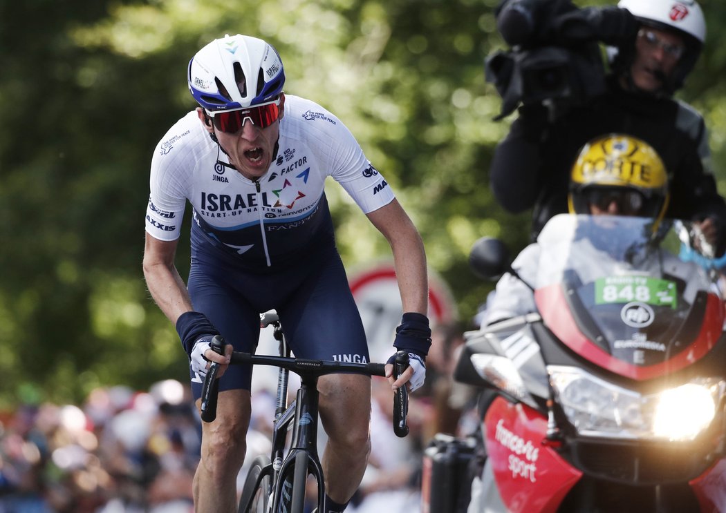 Dan Martin na trati druhé etapy Tour de France 2021