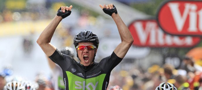 Nor Edvald Boasson Hagen si dospurtoval pro vítězství v šesté etapě Tour de France před krajanem Hushovdem, který si udržel žlutý trikot vedoucího jezdce