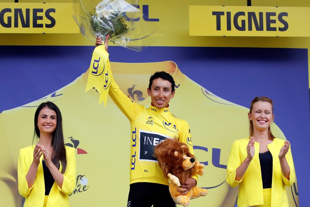 Egan Bernal se po 19. etapě Tour de France dostal na průběžné první místo