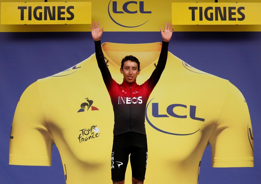 Egan Bernal se po 19. etapě Tour de France dostal na průběžné první místo