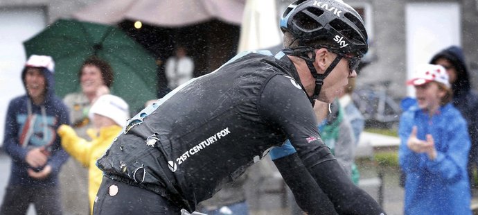 Chris Froome v páté etapě dvakrát upadl a z Tour de France odstoupil