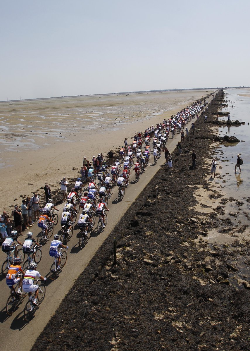 Momentka z úvodní etapy Tour de France