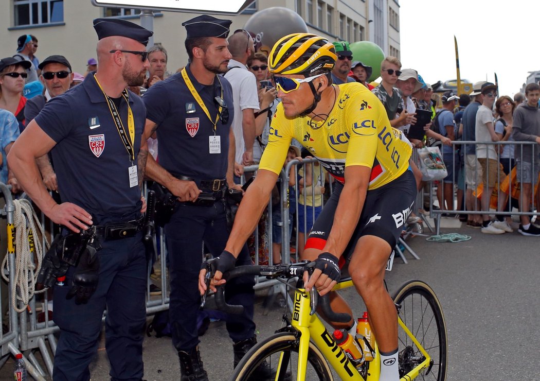 Greg Van Avermaet bojuje v 6. etapě o udržení žlutého trikotu