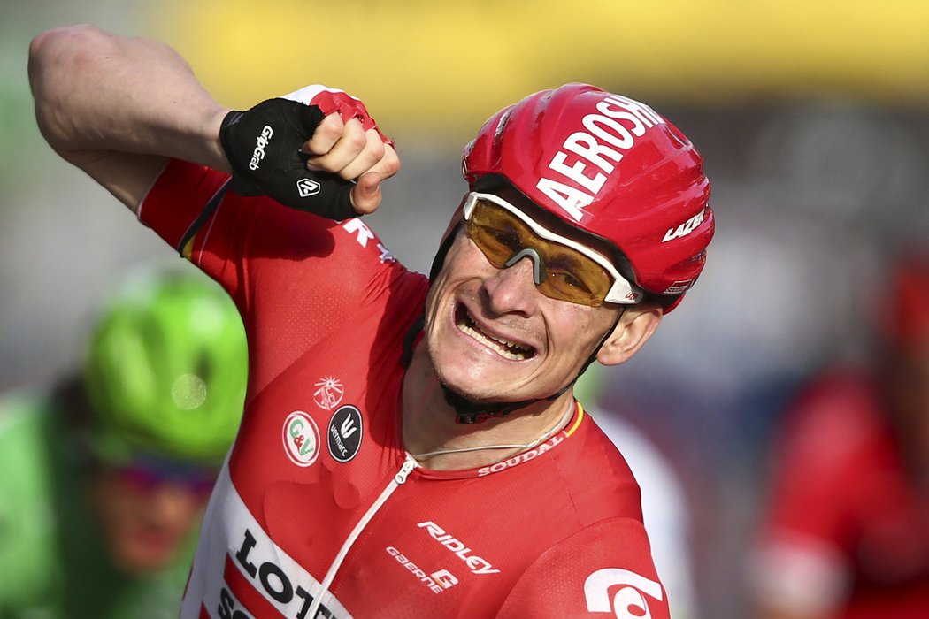 Vítězem etapy s dojezdem na pařížské třídě  se stal Němec André Greipel.