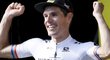 Daryl Impey slaví na pódiu triumf v deváté etapě Tour de France