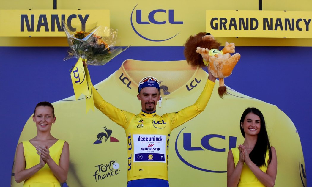Lídr celkového pořadí Julian Alaphilippe po čtvrté etapě Tour de France