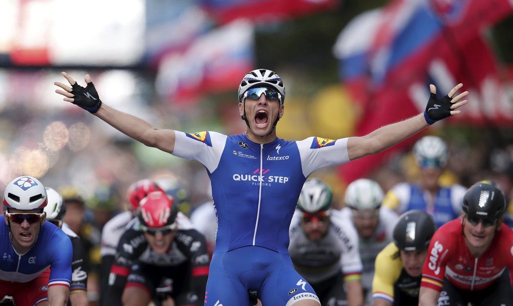 Německý cyklista Marcel Kittel se raduje z triumfu ve druhé etapě Tour de France