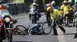 Mikel Landa po pádu během 9. etapy Tour de France
