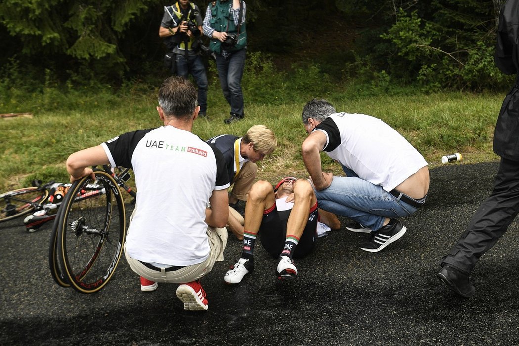 Manuele Mori po pádu v deváté etapě Tour de France