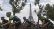 Trasa závěrečné etapy letošní Tour vedla i kolem Eiffelovy věže