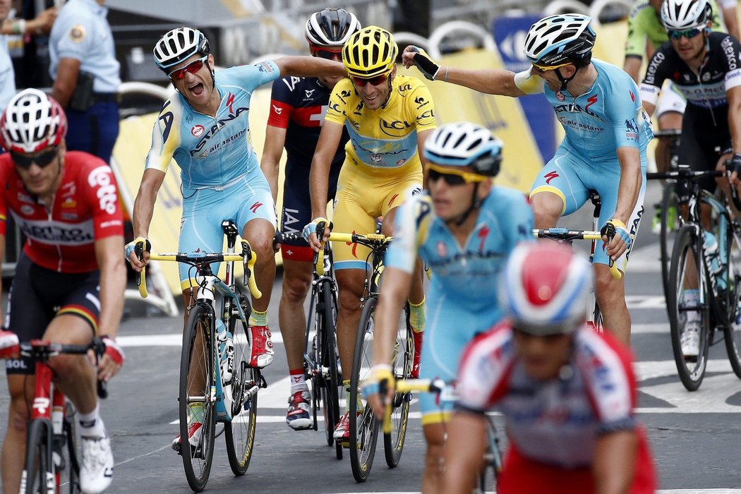 Devětadvacetiletý rodák z Messiny je prvním italským vítězem Tour po 16 letech, před kterými závodu kraloval Marco Pantani