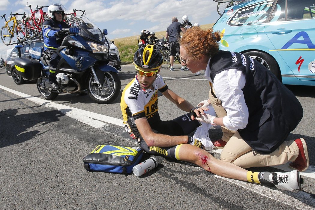 Ošklivý hromadný pád na Tour de France