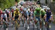 Uvolnění cyklisté v poslední etapě Tour de France z Chantilly do Paříže. Tady už se o celkové umístění nebojuje.