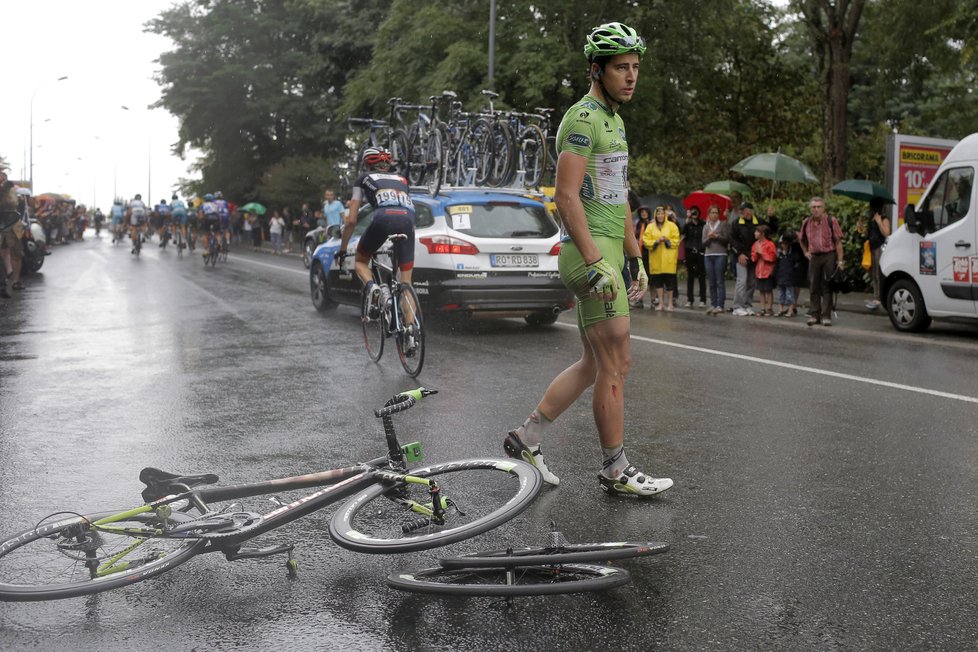 Peter Sagan po hromadném pádu v závěru 19. etapy Tour de France